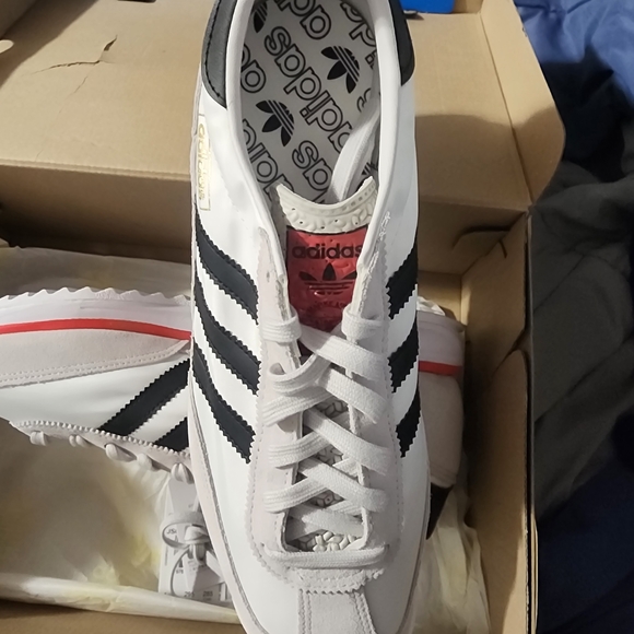 Adidas SL 72 Men's White and Black Sneakers - Picture 2 of 4